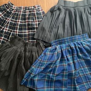 Pleated skirt lot
